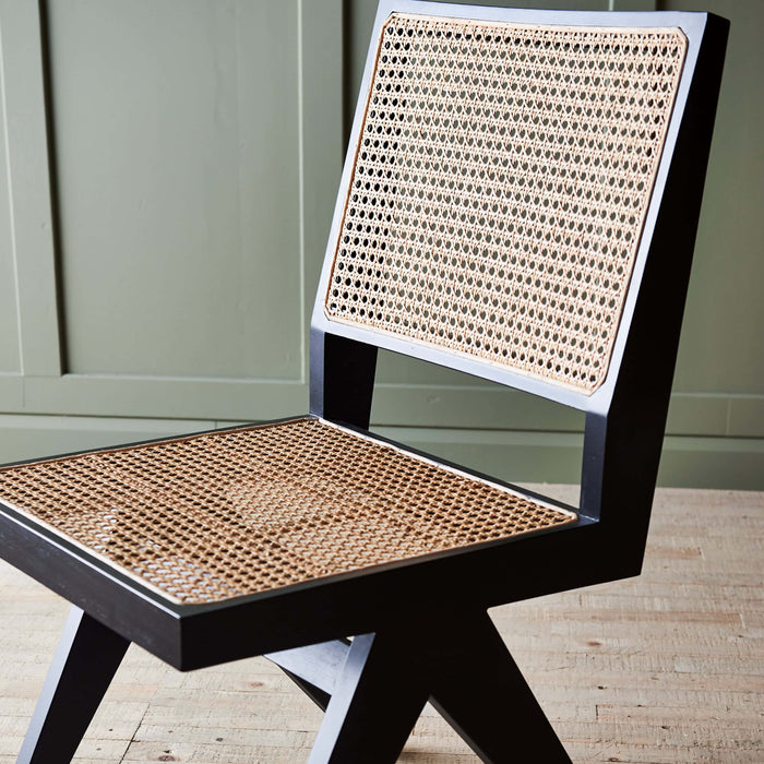 BADHERI DINING CHAIR