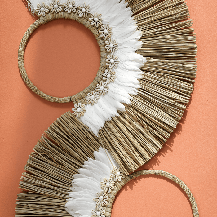 LILY WALL DECOR