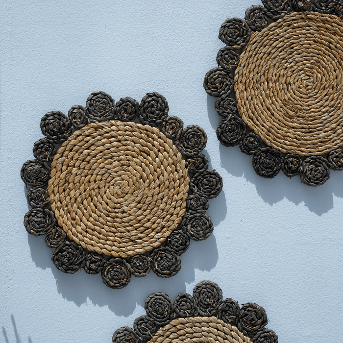 KARTIKA ROUND PLACEMAT