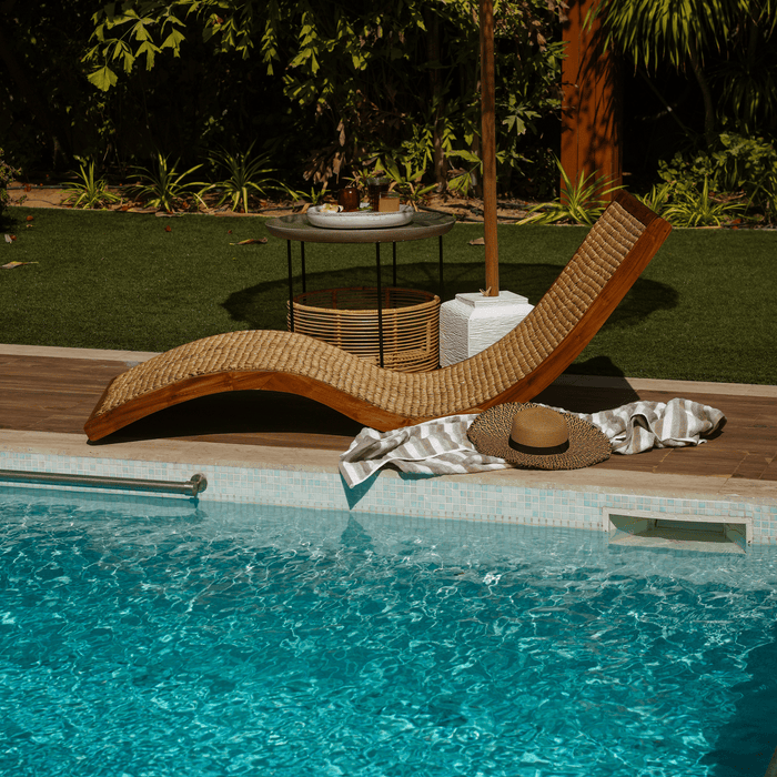MARTHA LOUNGER