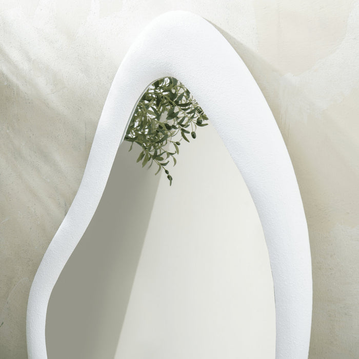 ANNABELLE WAVY WALL MIRROR