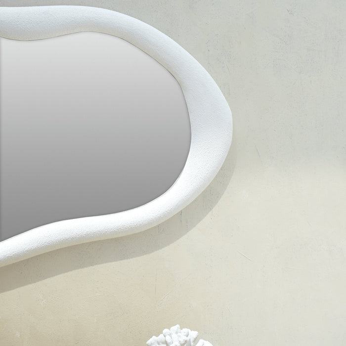 ANNABELLE WAVY WALL MIRROR