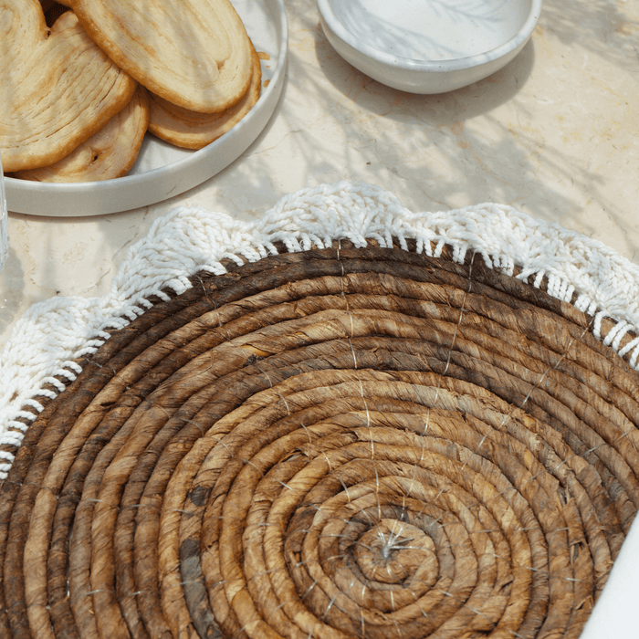 WINNY ROUND PLACEMAT
