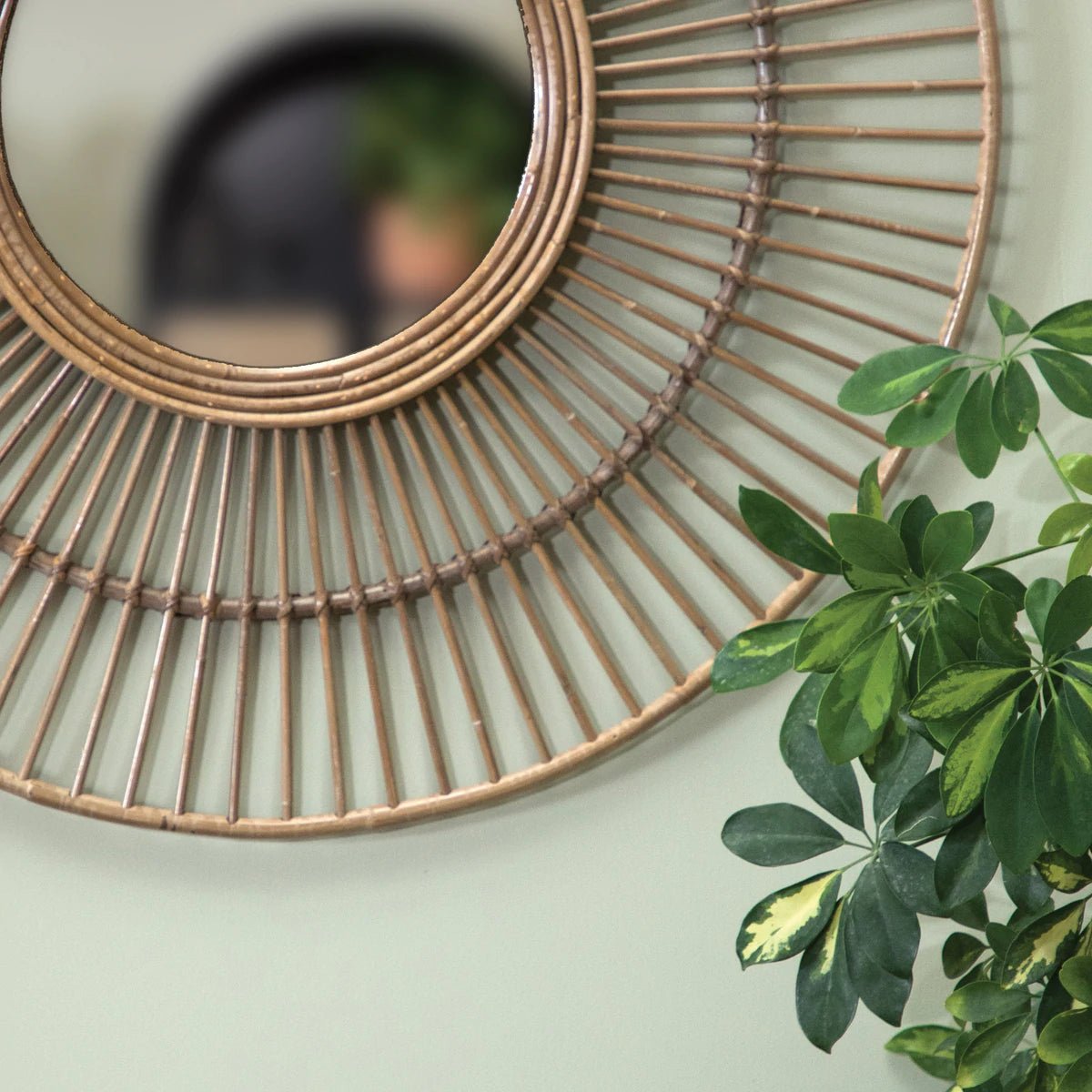 How to make a statement using mirrors