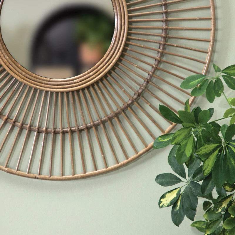 How to make a statement using mirrors