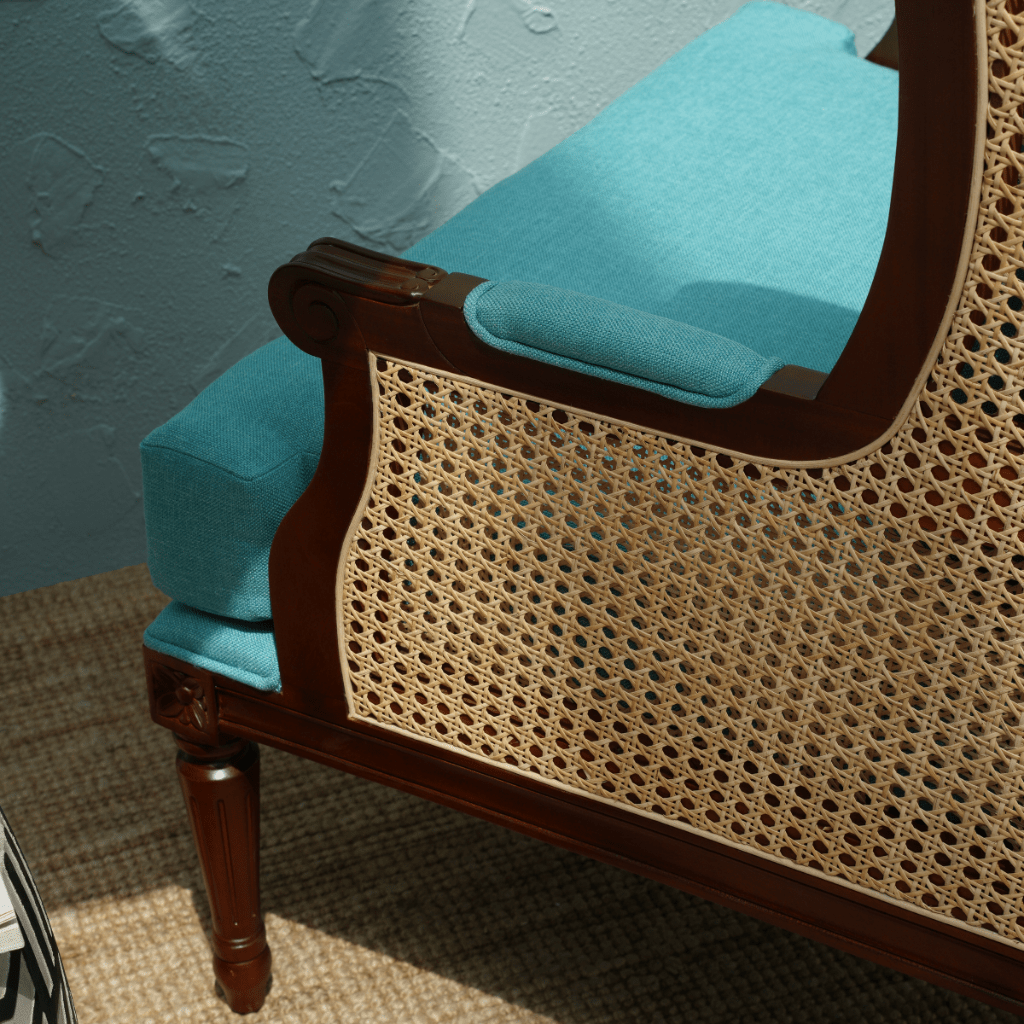 MARGARET LOUNGE CHAIR