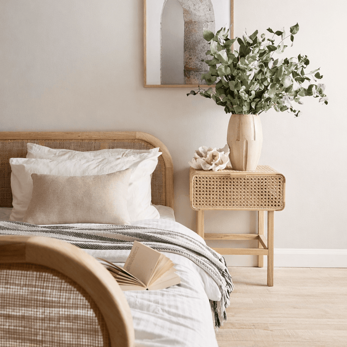 LEAN BEDSIDE TABLE/NIGHTSTAND NATURAL