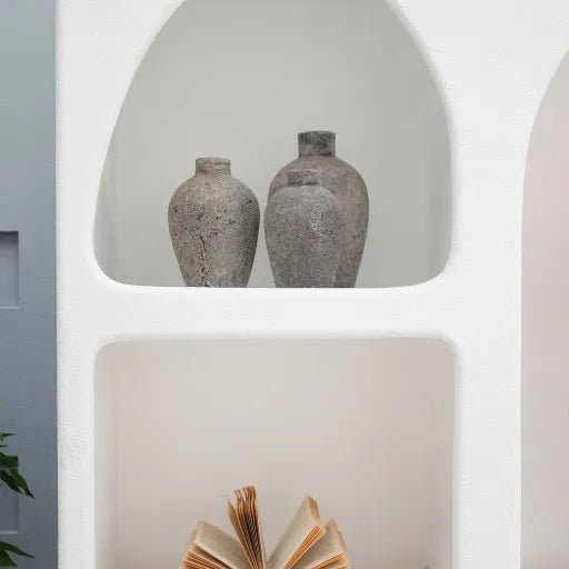 رف كتب إيزابيل 