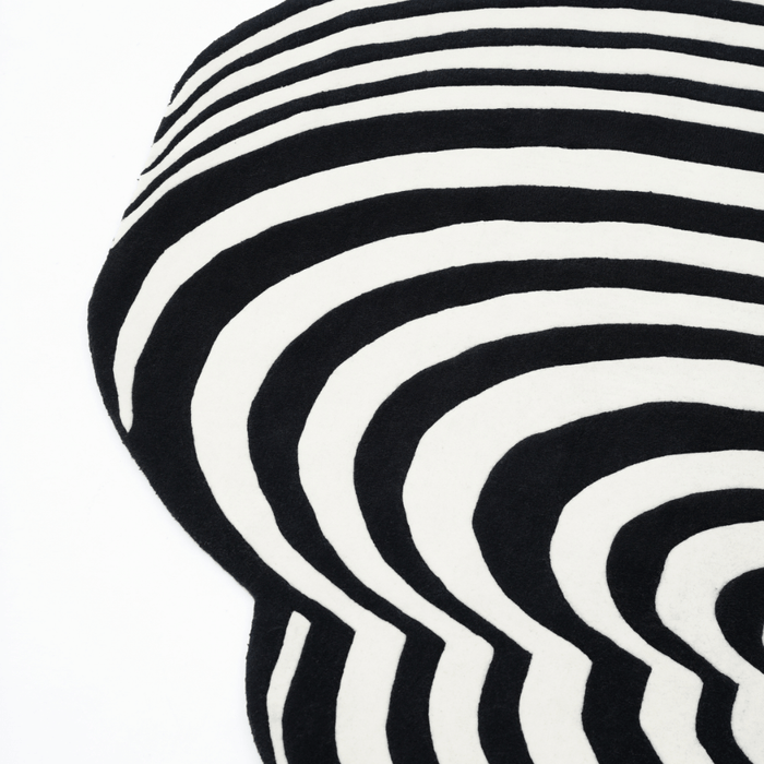B & W ILLUSION RIPPLE RUG