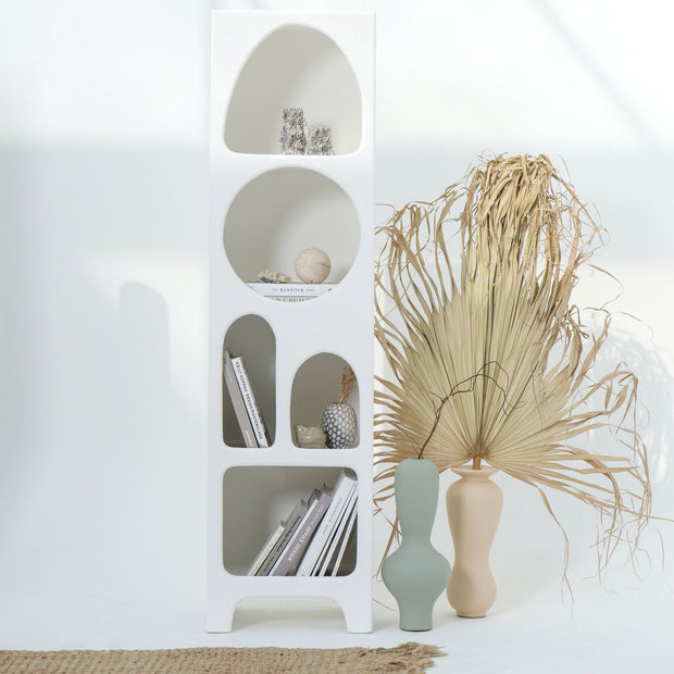 رف كتب إيزابيل 