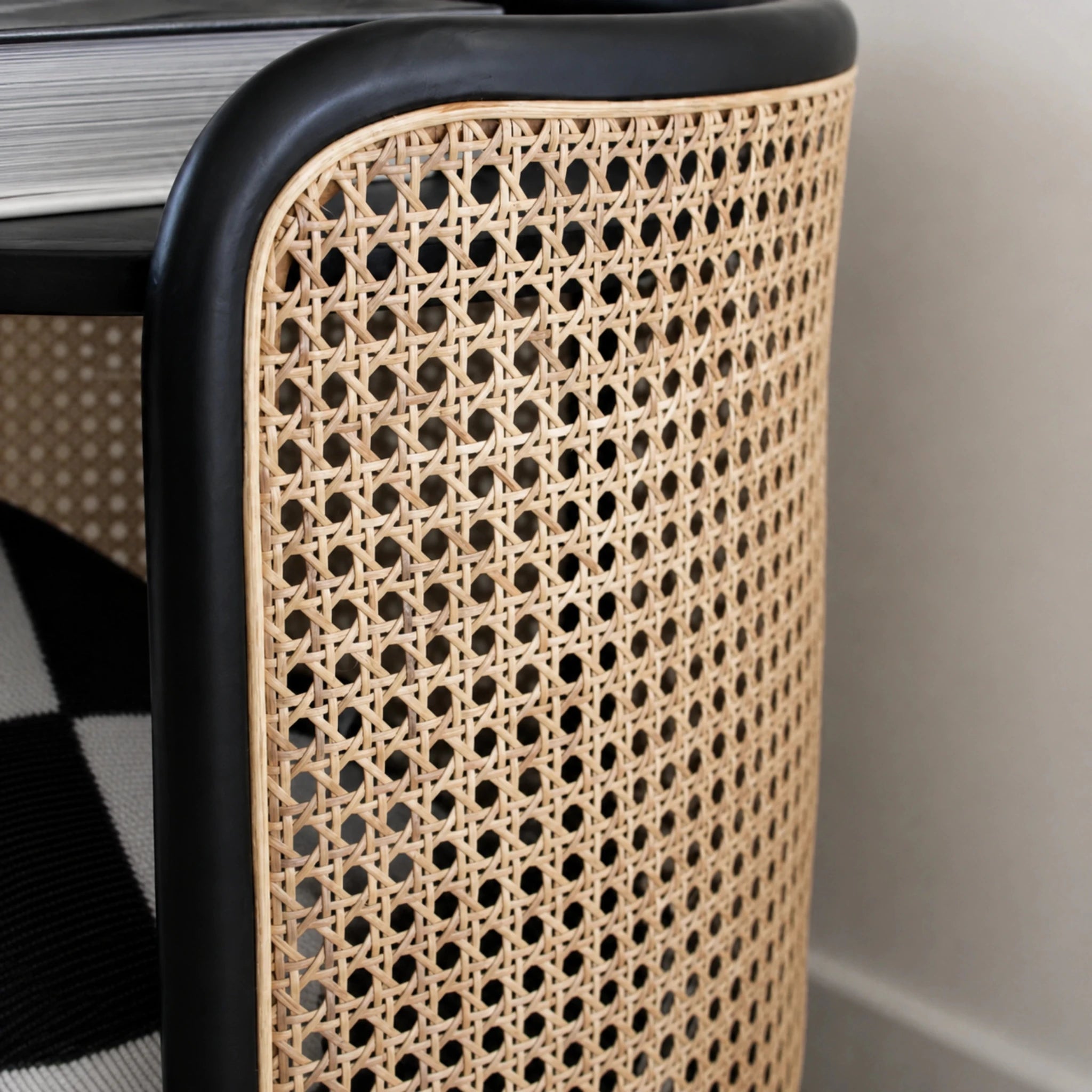 DEMI ROUND SIDE TABLE