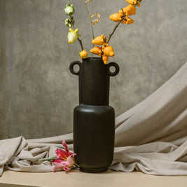 مزهرية أمفورا إسمنتية