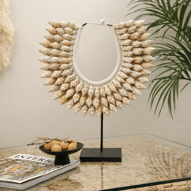 SHELL NECKLACE ON STAND