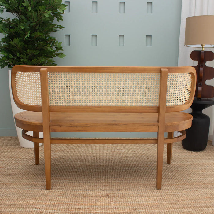 مقعد ماجدا المصنوع من الخيزران