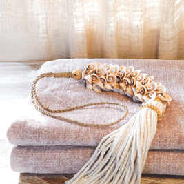 TASSEL SHELL