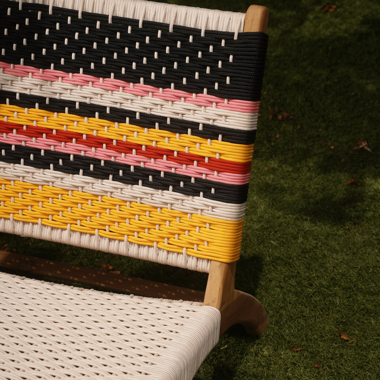 كرسي استرخاء كاتانيا متعدد الألوان أصفر وأسود