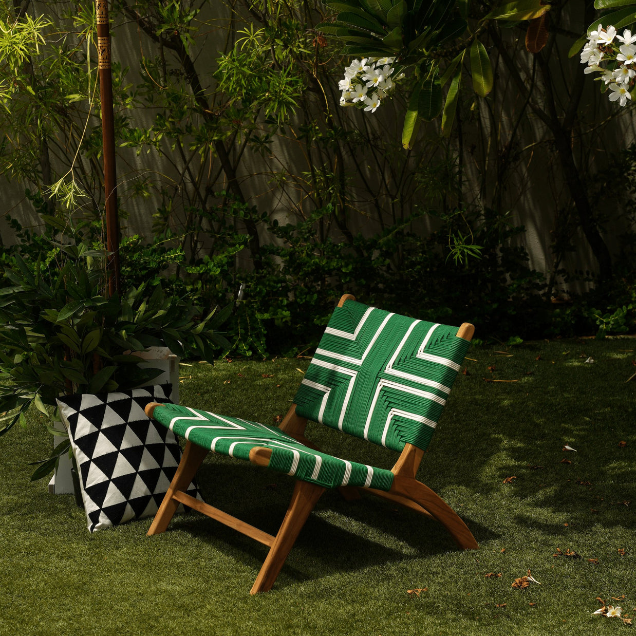 كرسي استرخاء كاتانيا متعدد الألوان أخضر وأبيض