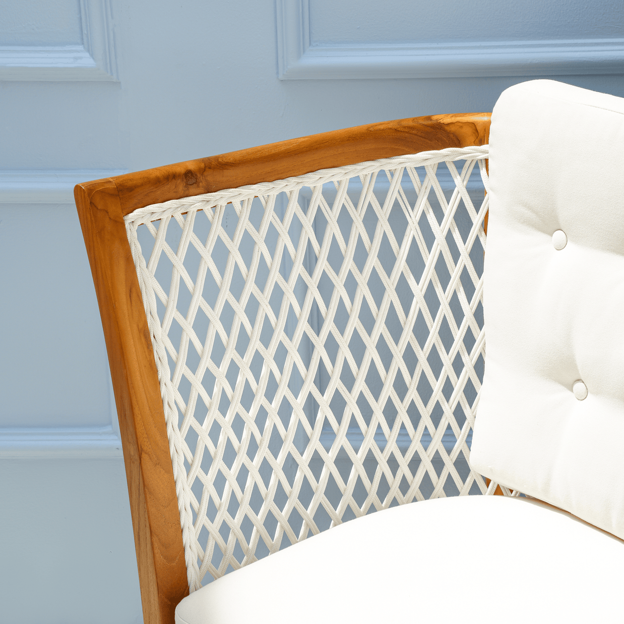 أريكة دوروثي وكرسي بذراعين