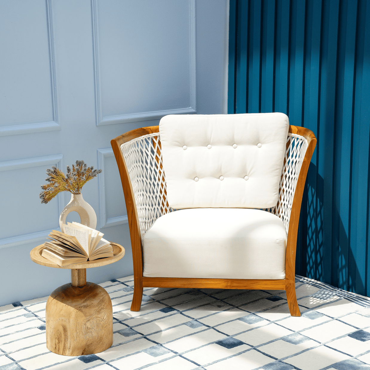 أريكة دوروثي وكرسي بذراعين