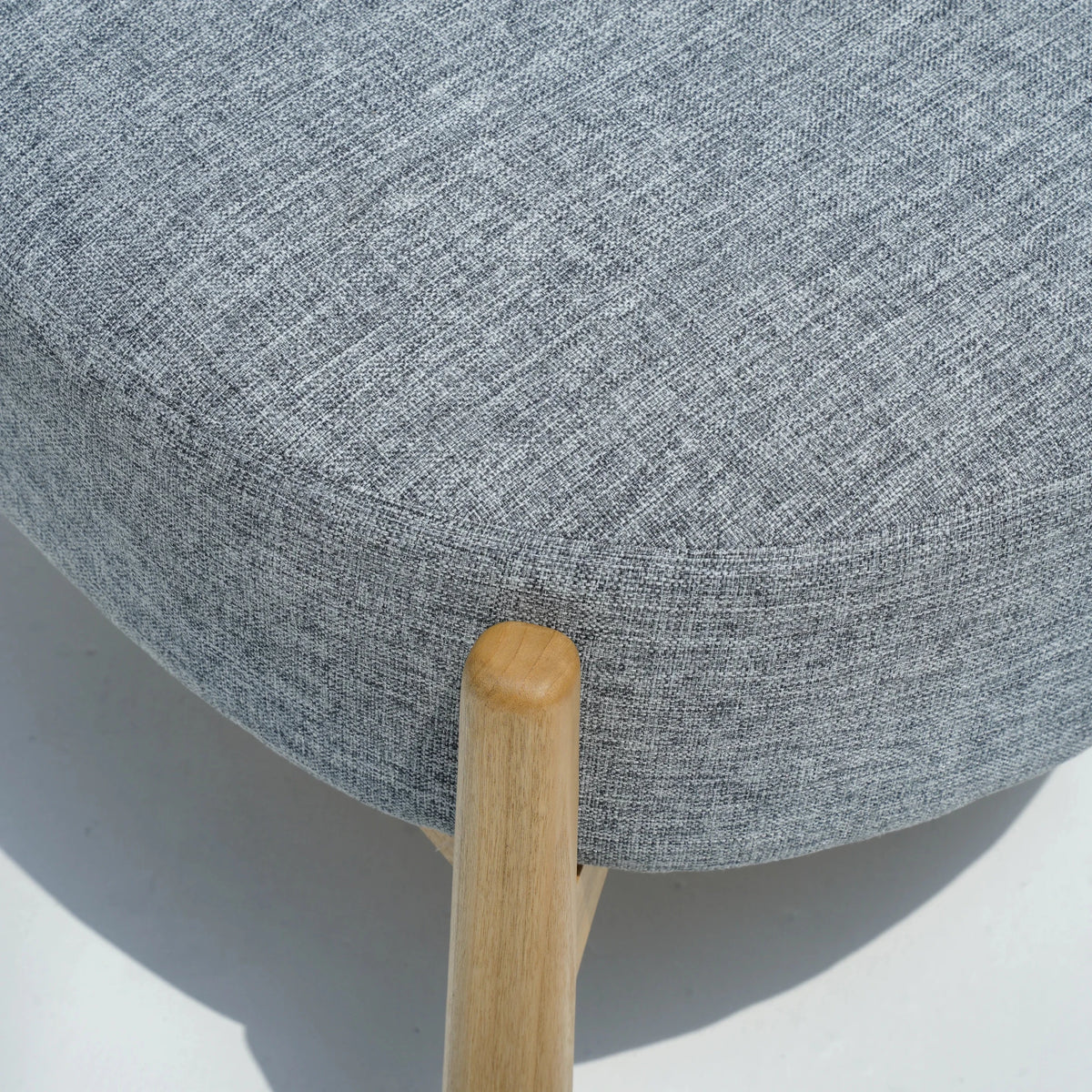 BRADLEY LOUNGE CHAIR
