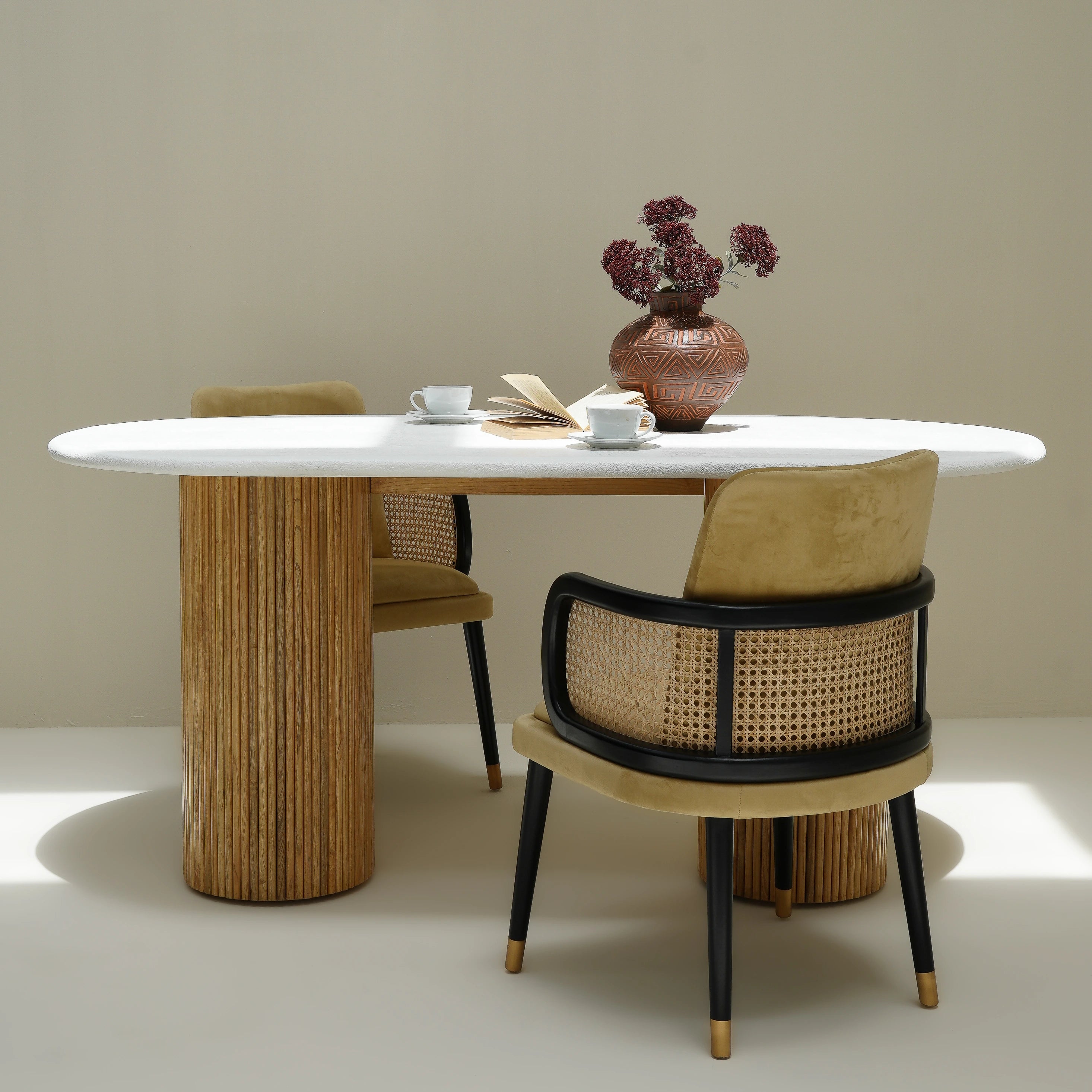 ANNABELLE DINING TABLE FLUTED