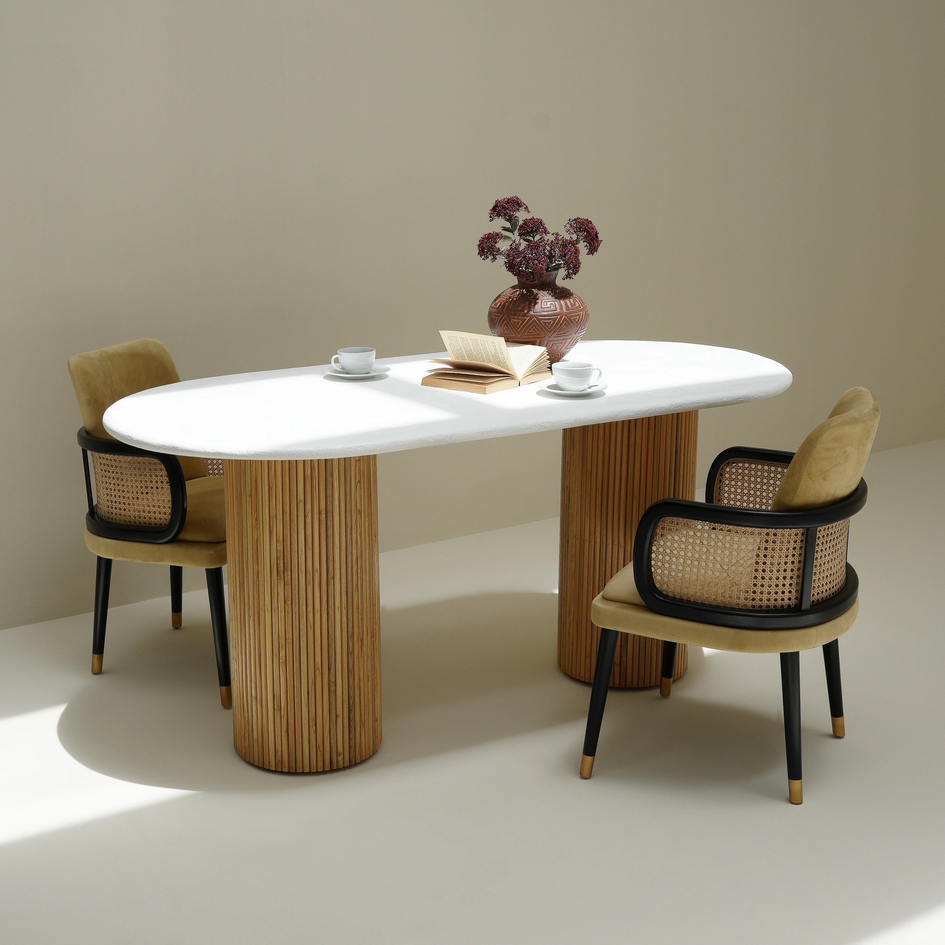 ANNABELLE DINING TABLE FLUTED