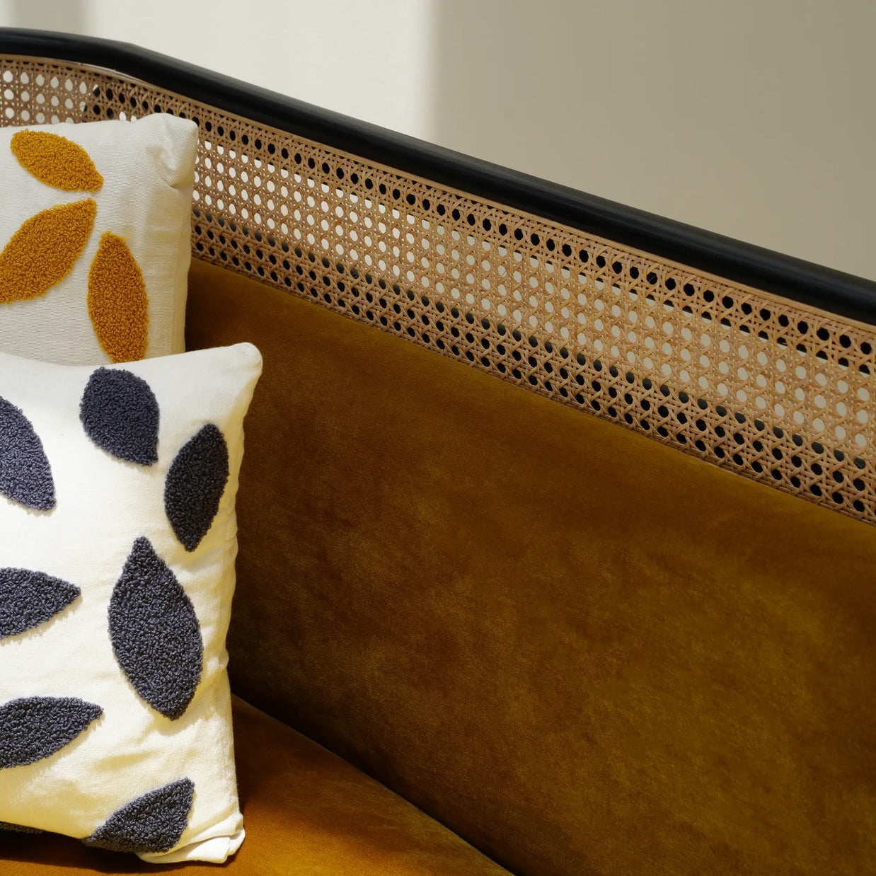 TAYLOR SOFA WITH RATTAN
