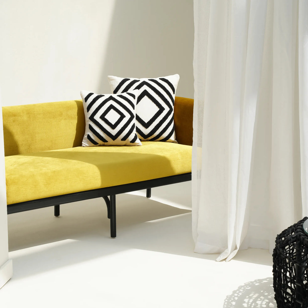 TAYLOR SOFA