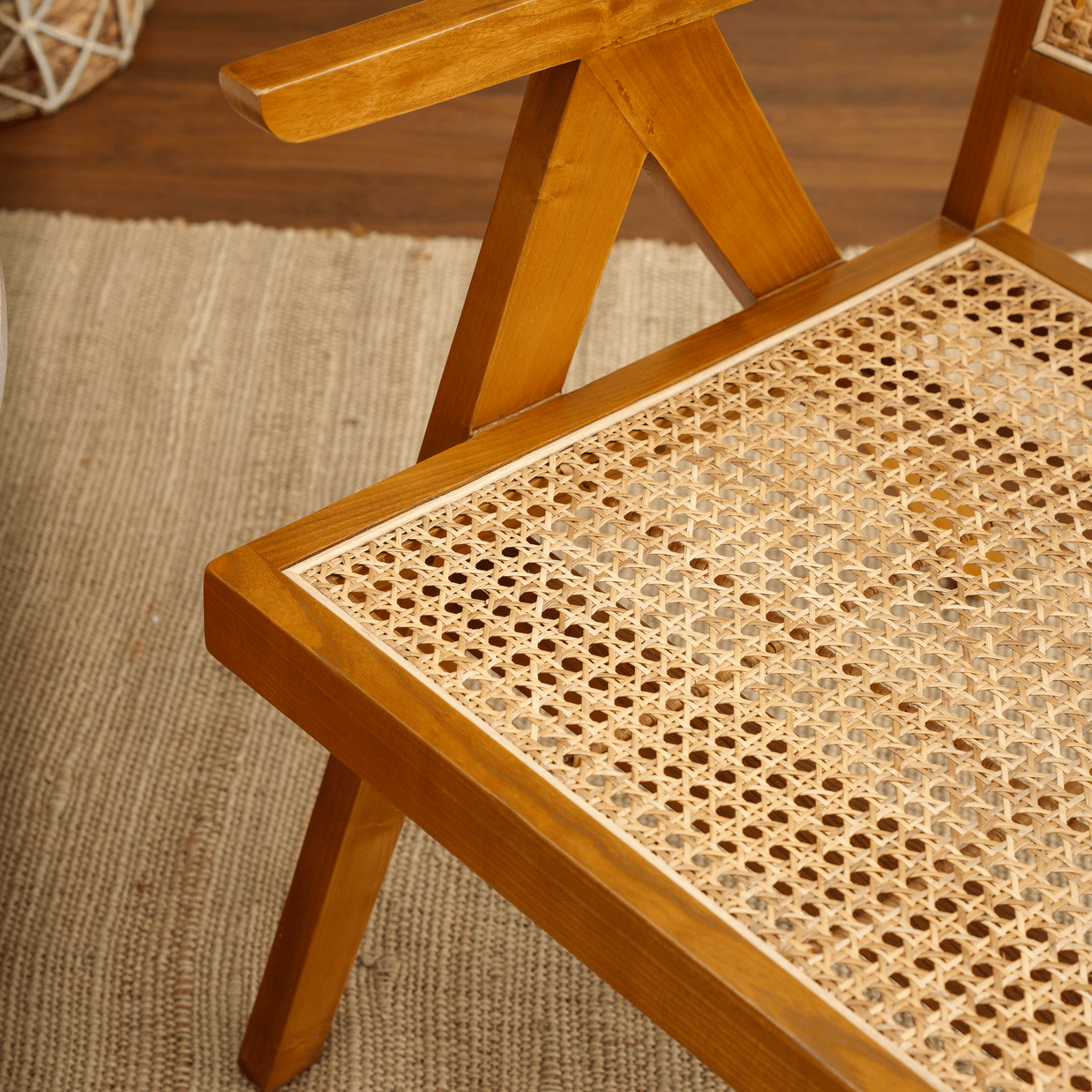 KAJHERI ARMCHAIR