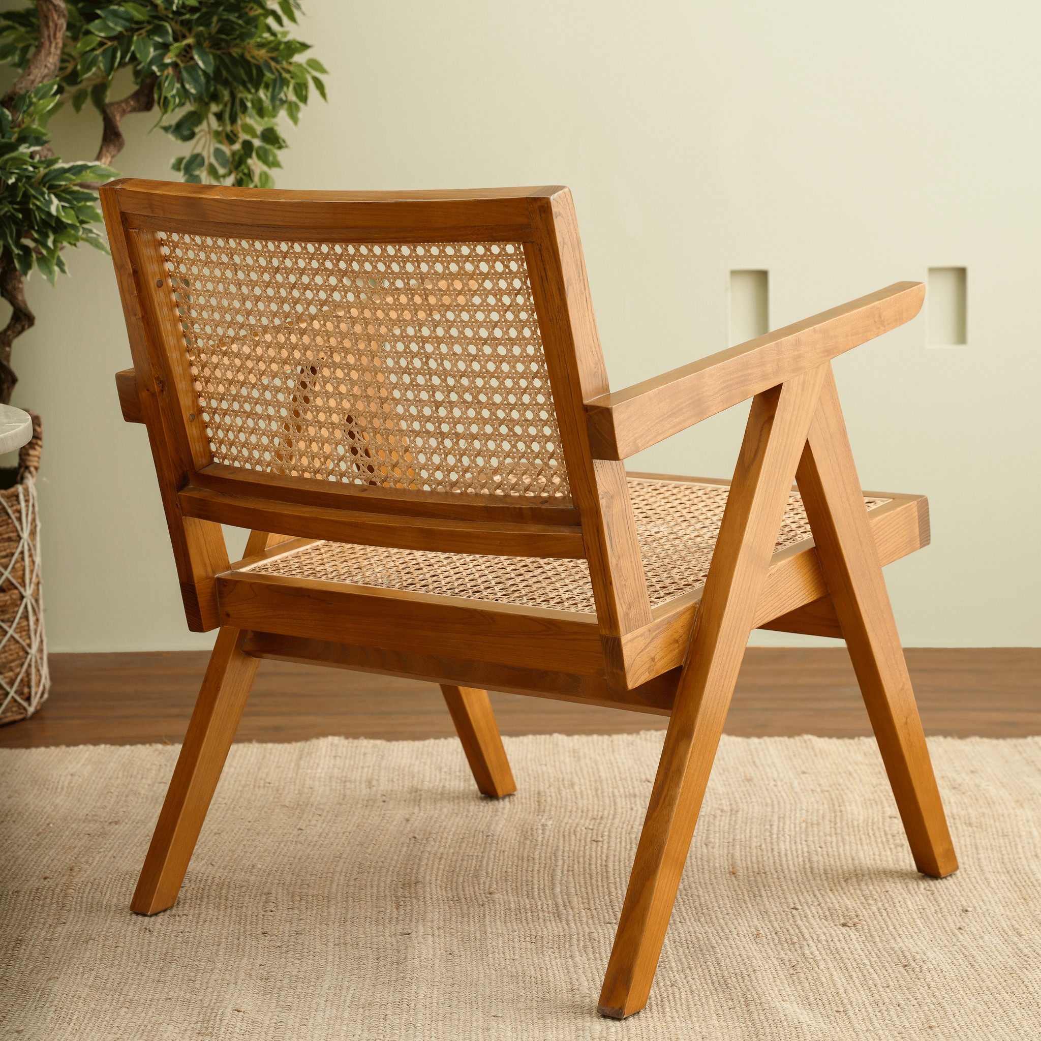 KAJHERI ARMCHAIR