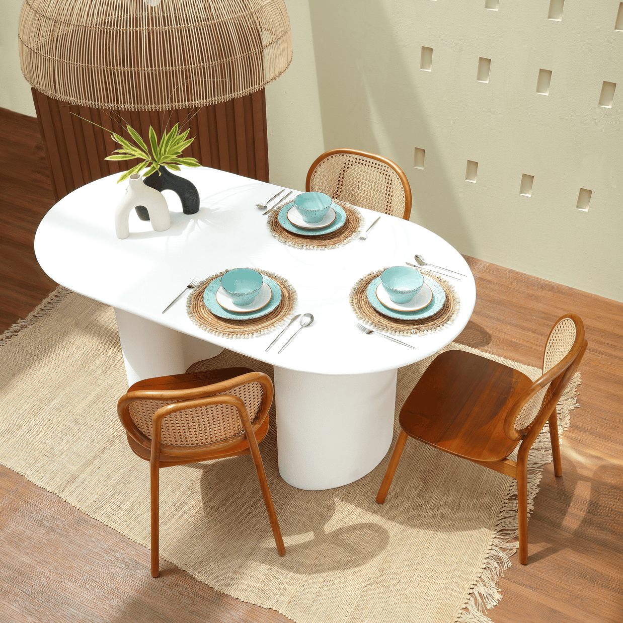 ARYA DINING CHAIR