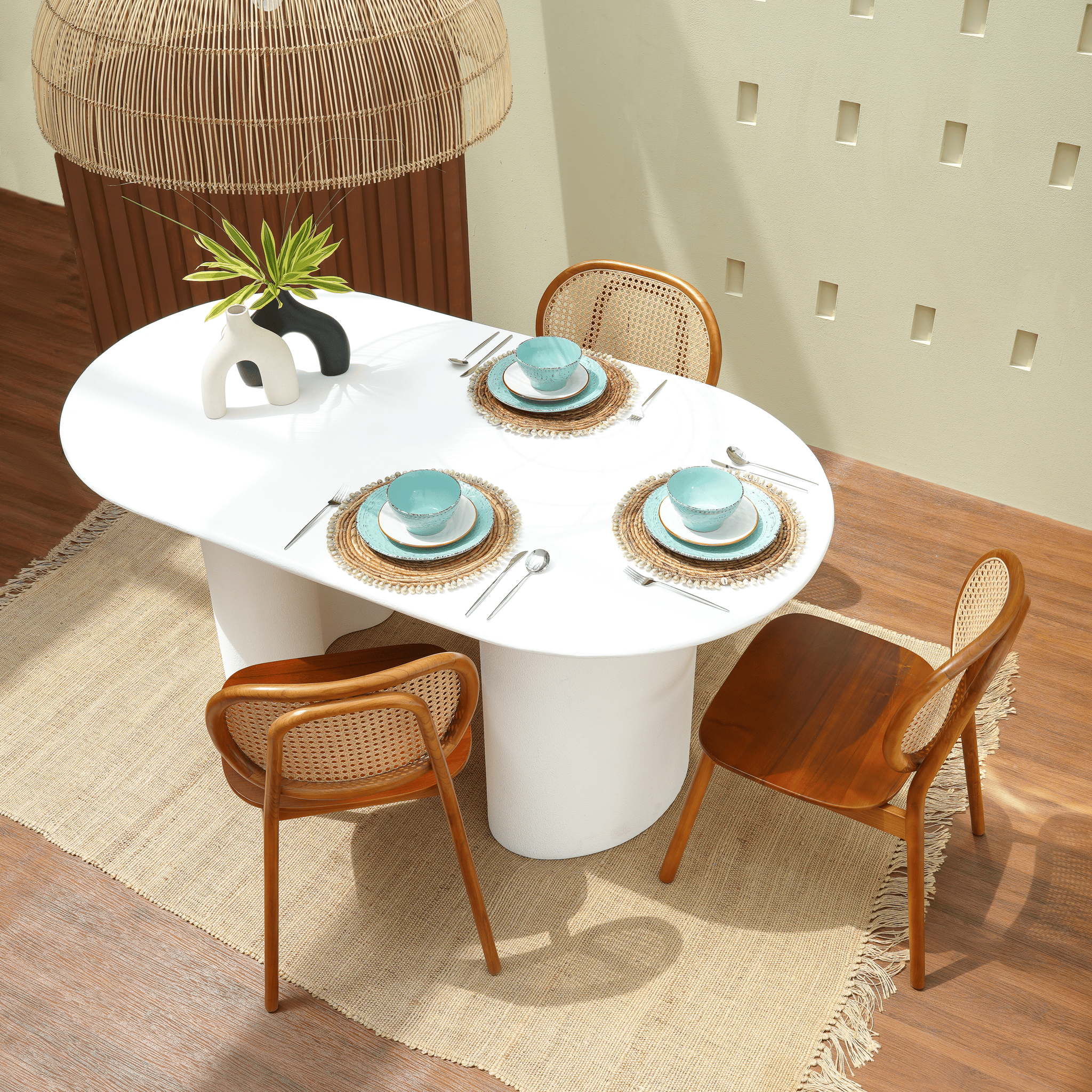 ARYA DINING CHAIR