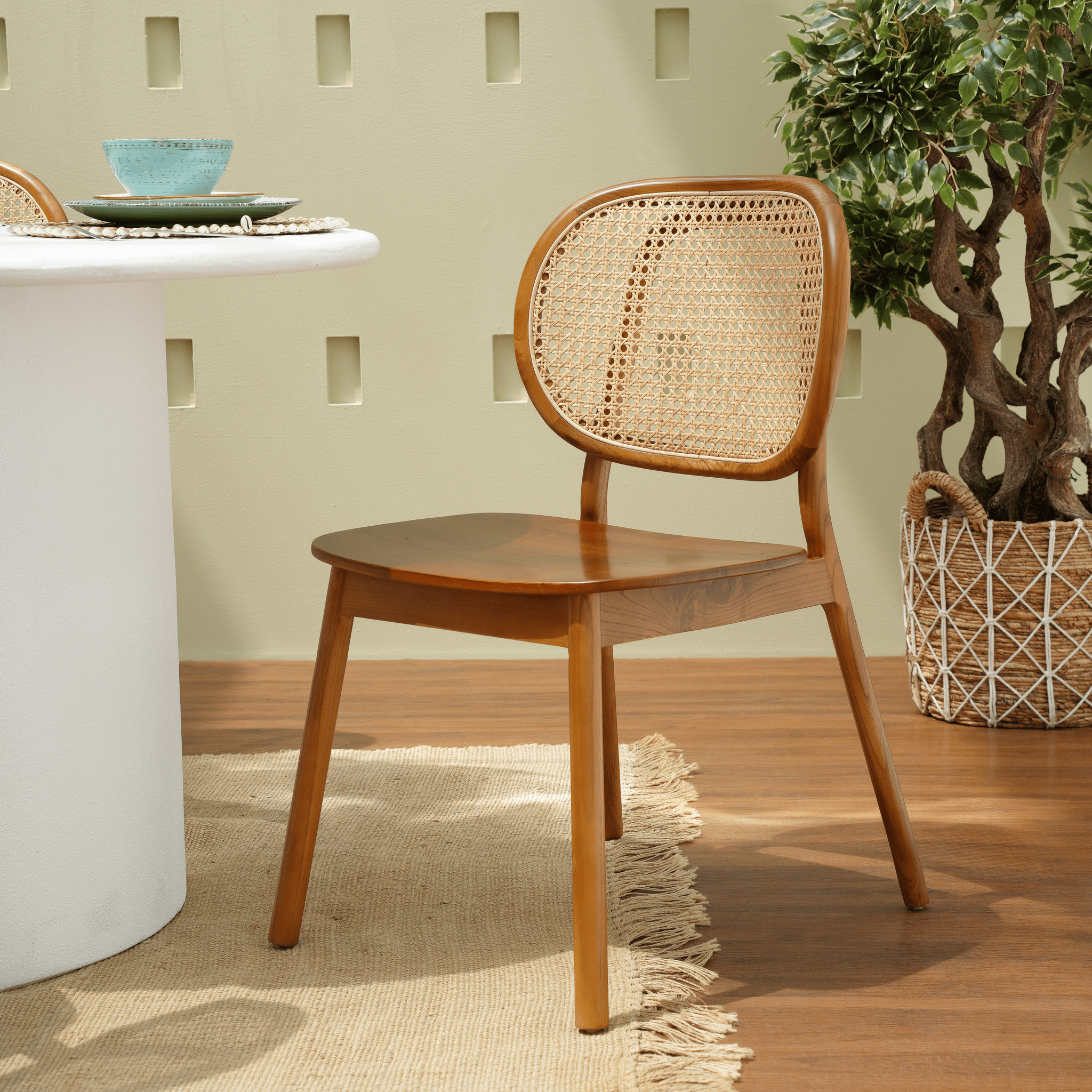 ARYA DINING CHAIR