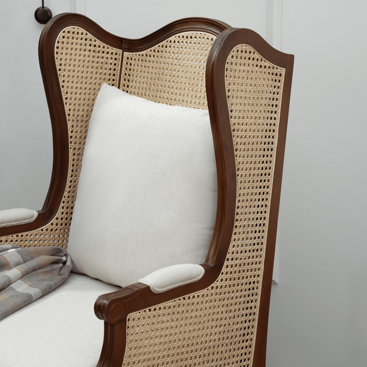 MARGARET LOUNGE CHAIR