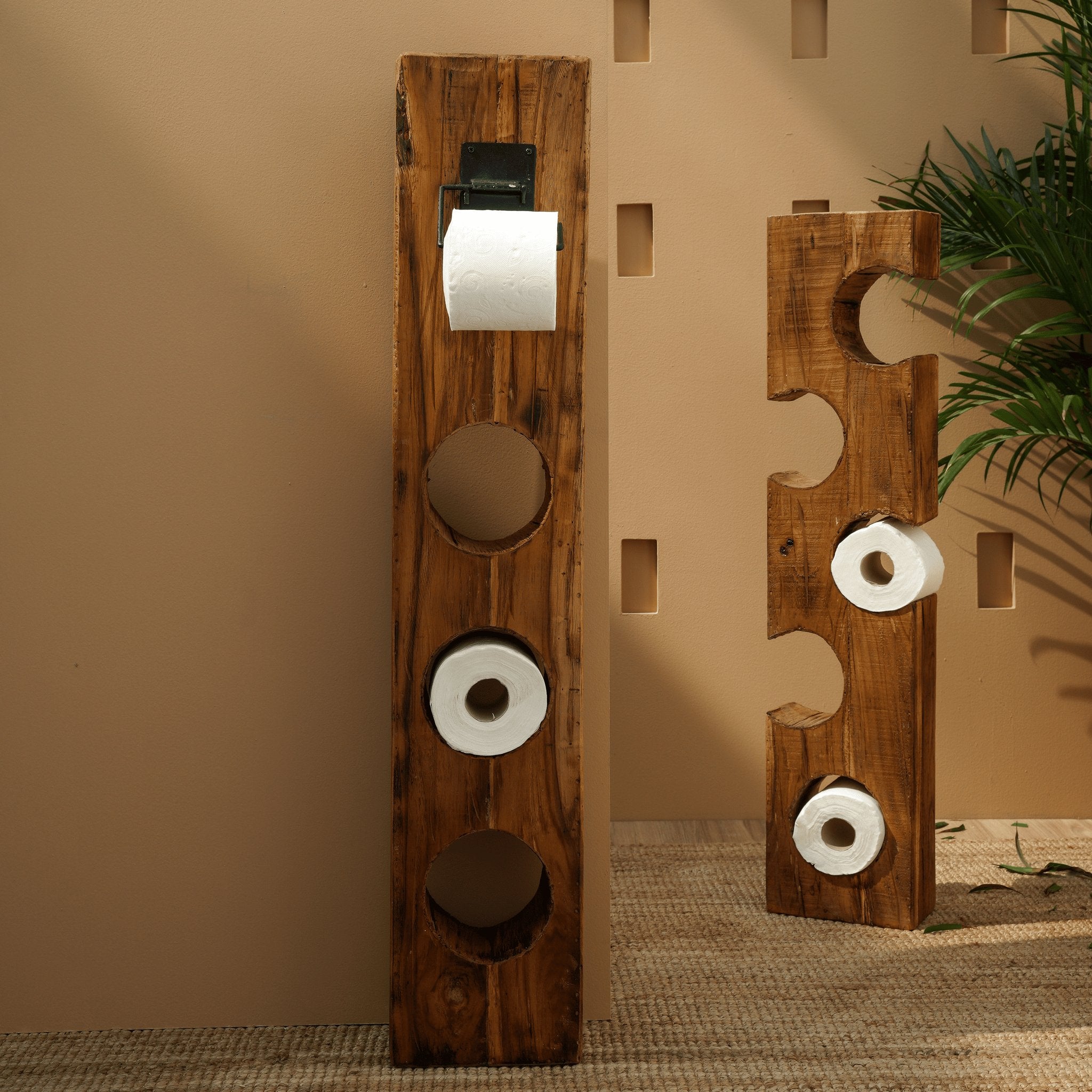 حامل لفائف المناديل