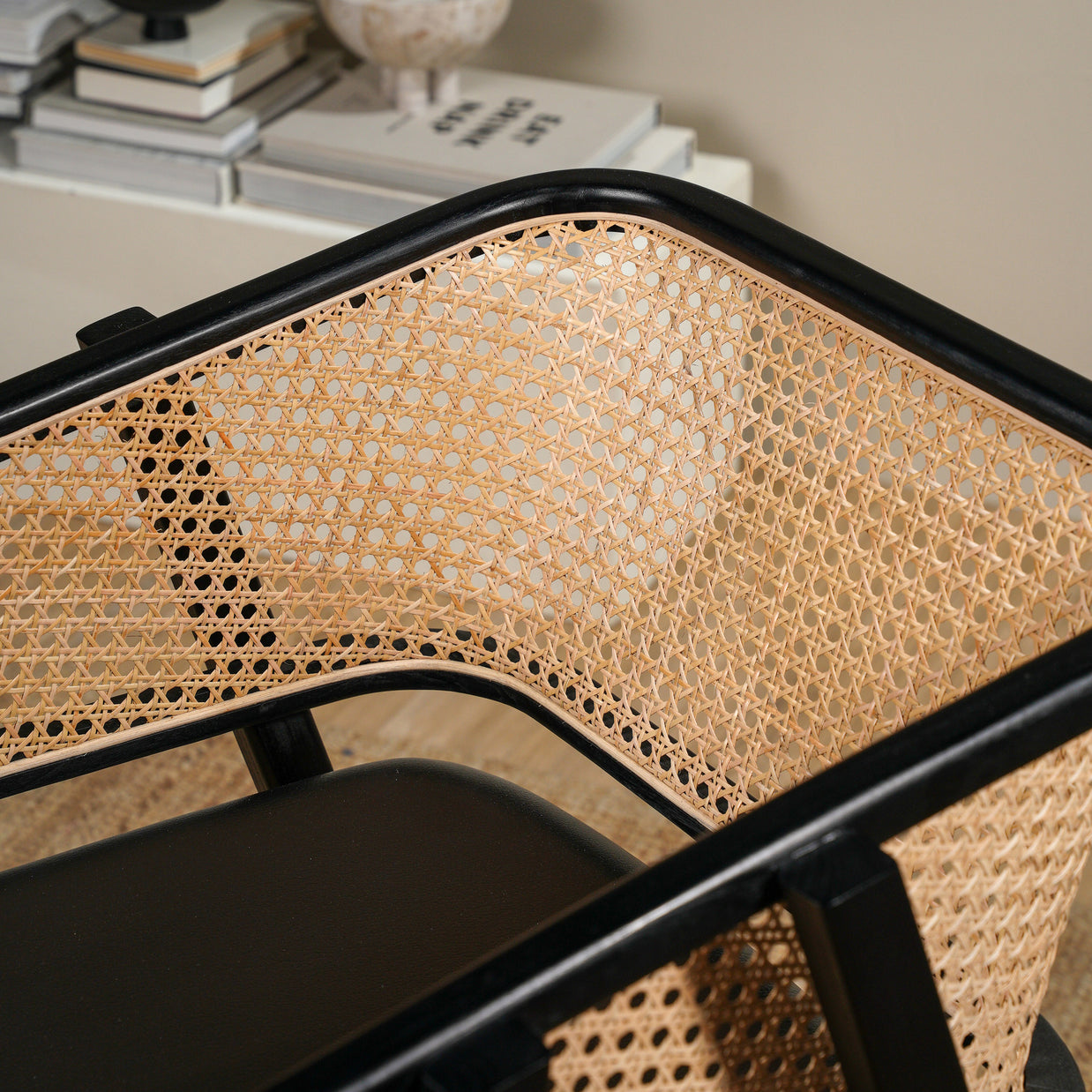 كرسي طعام مارلون