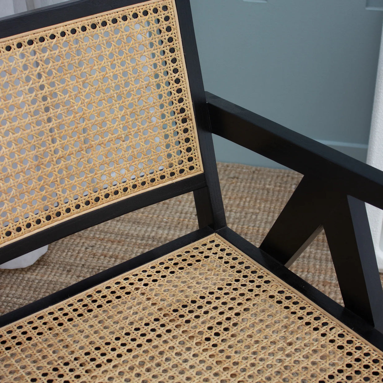 KAJHERI ARMCHAIR