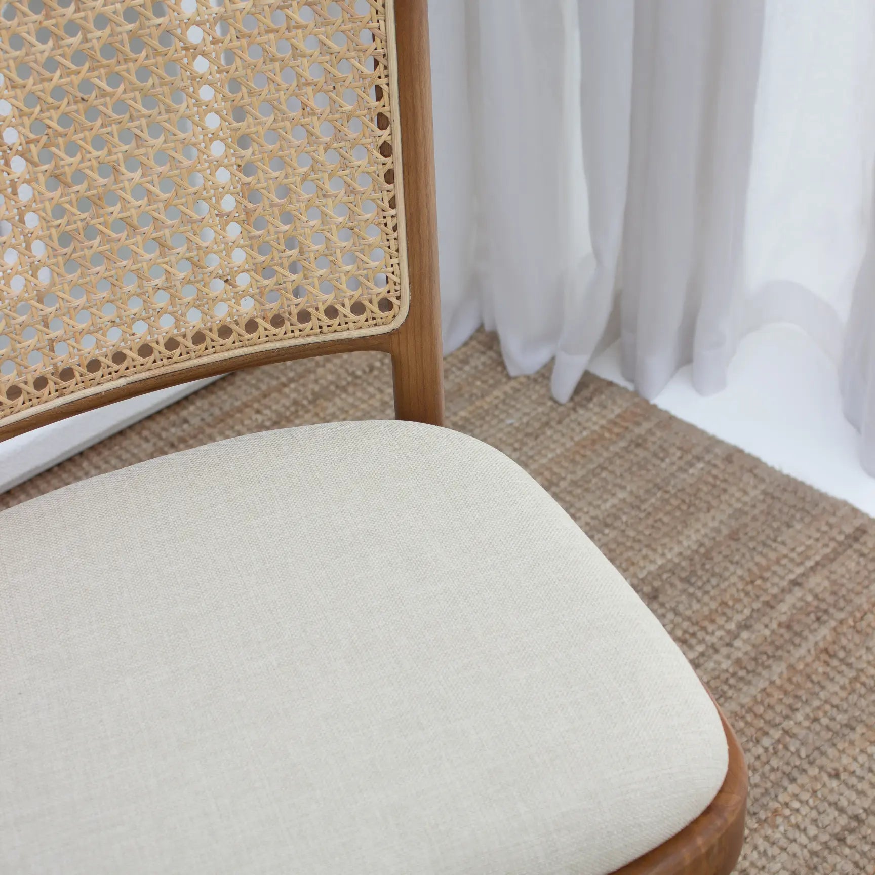 ALFRED DINING CHAIR (WITH CUSHION)