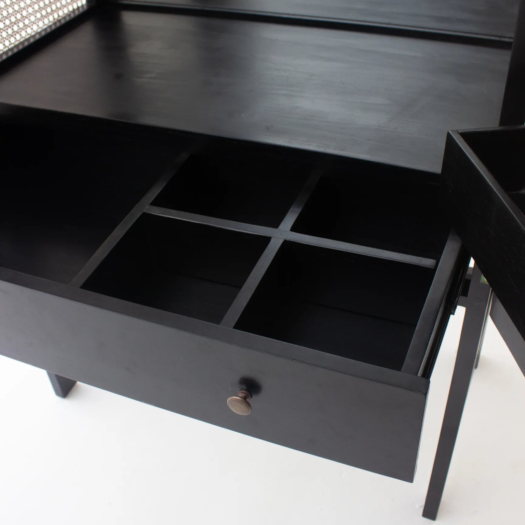 طاولة تزيين أميرة