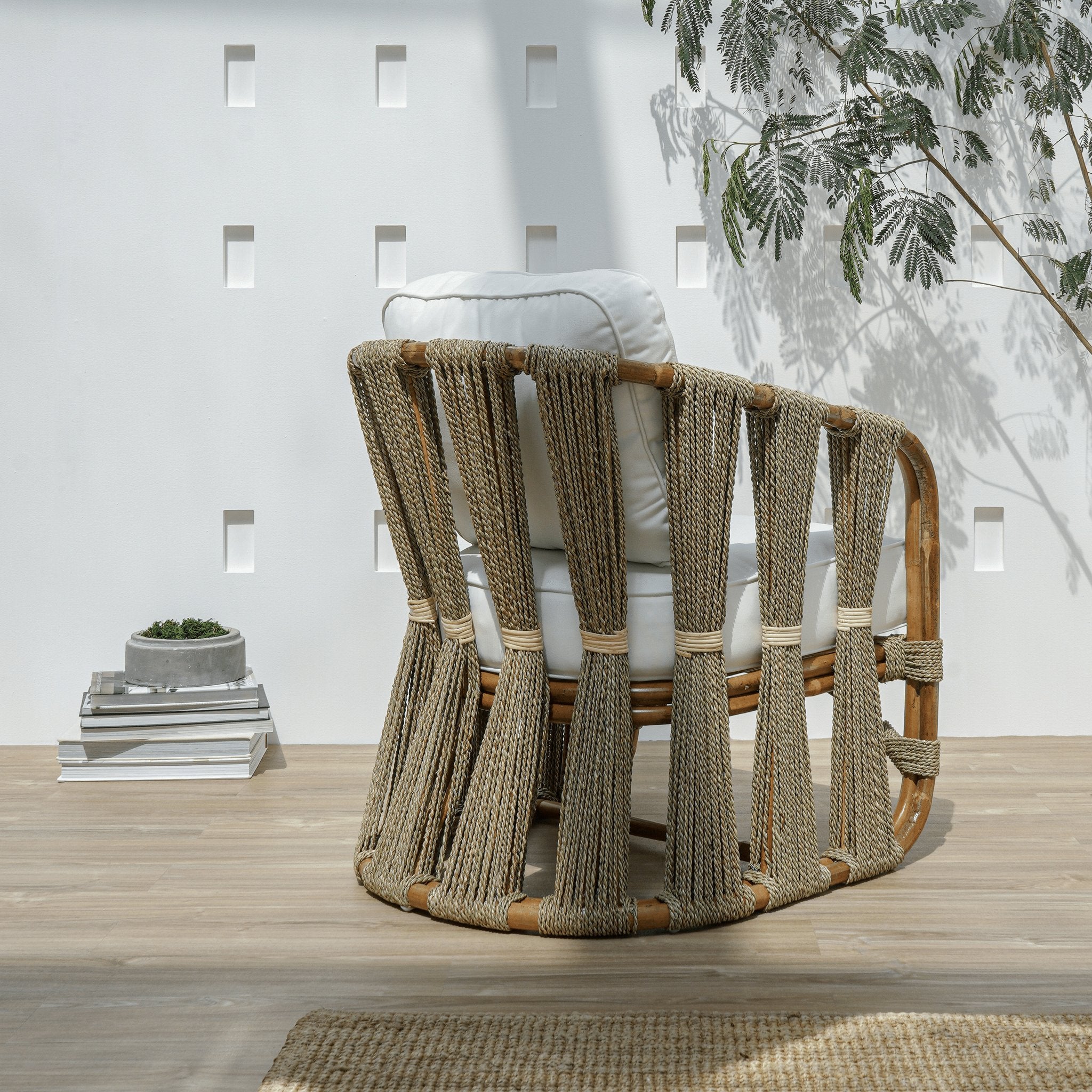 كرسي استرخاء منسوج من كانتيك