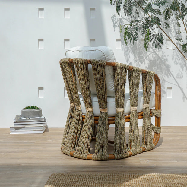 كرسي استرخاء منسوج من كانتيك