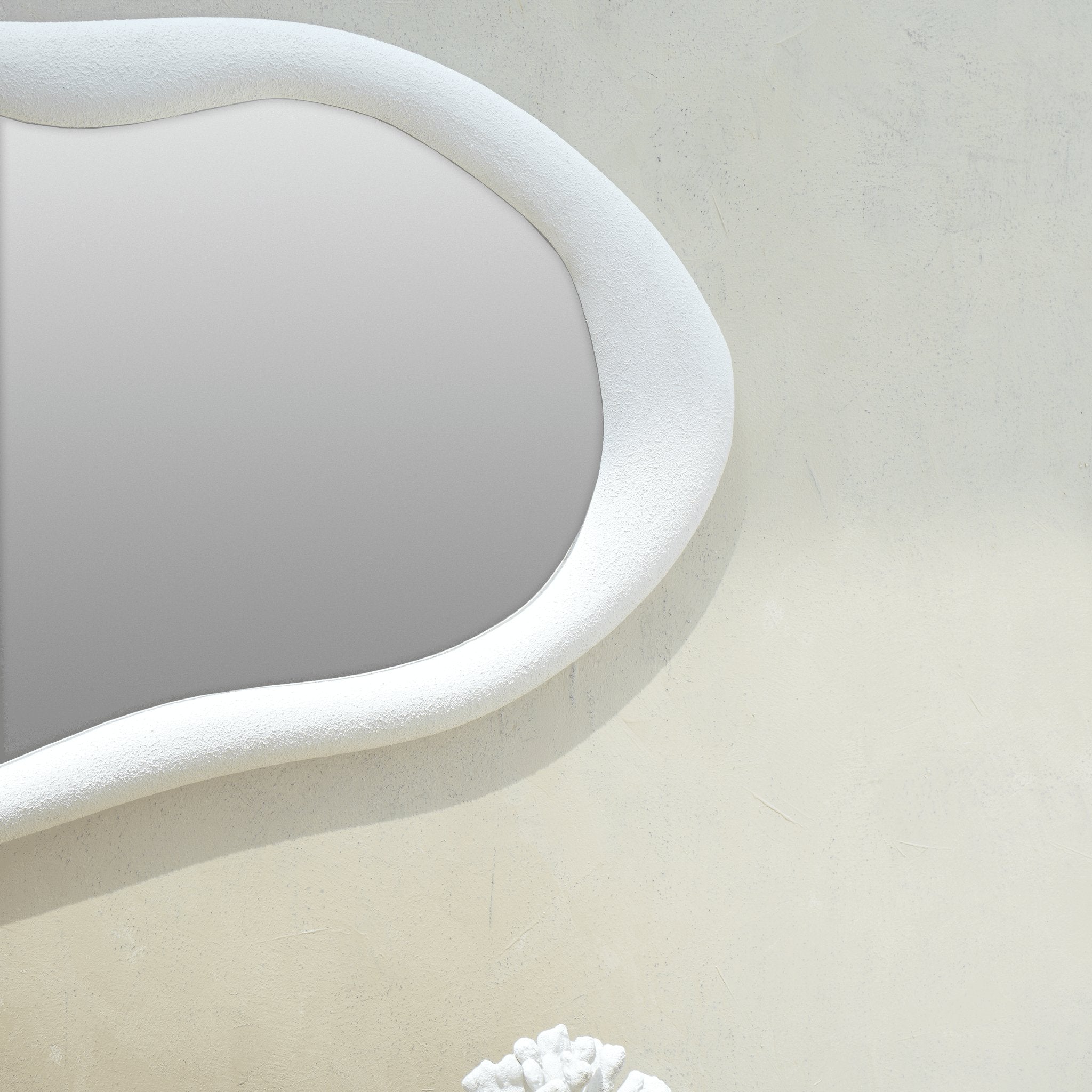 ANNABELLE WAVY WALL MIRROR