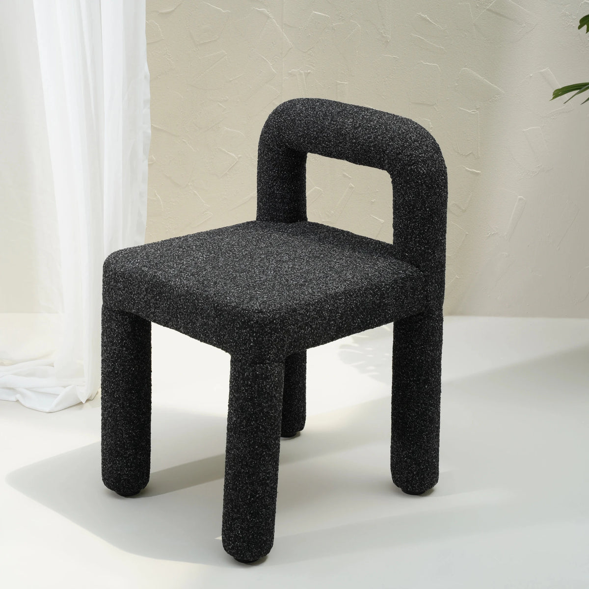 ARON DINING CHAIR