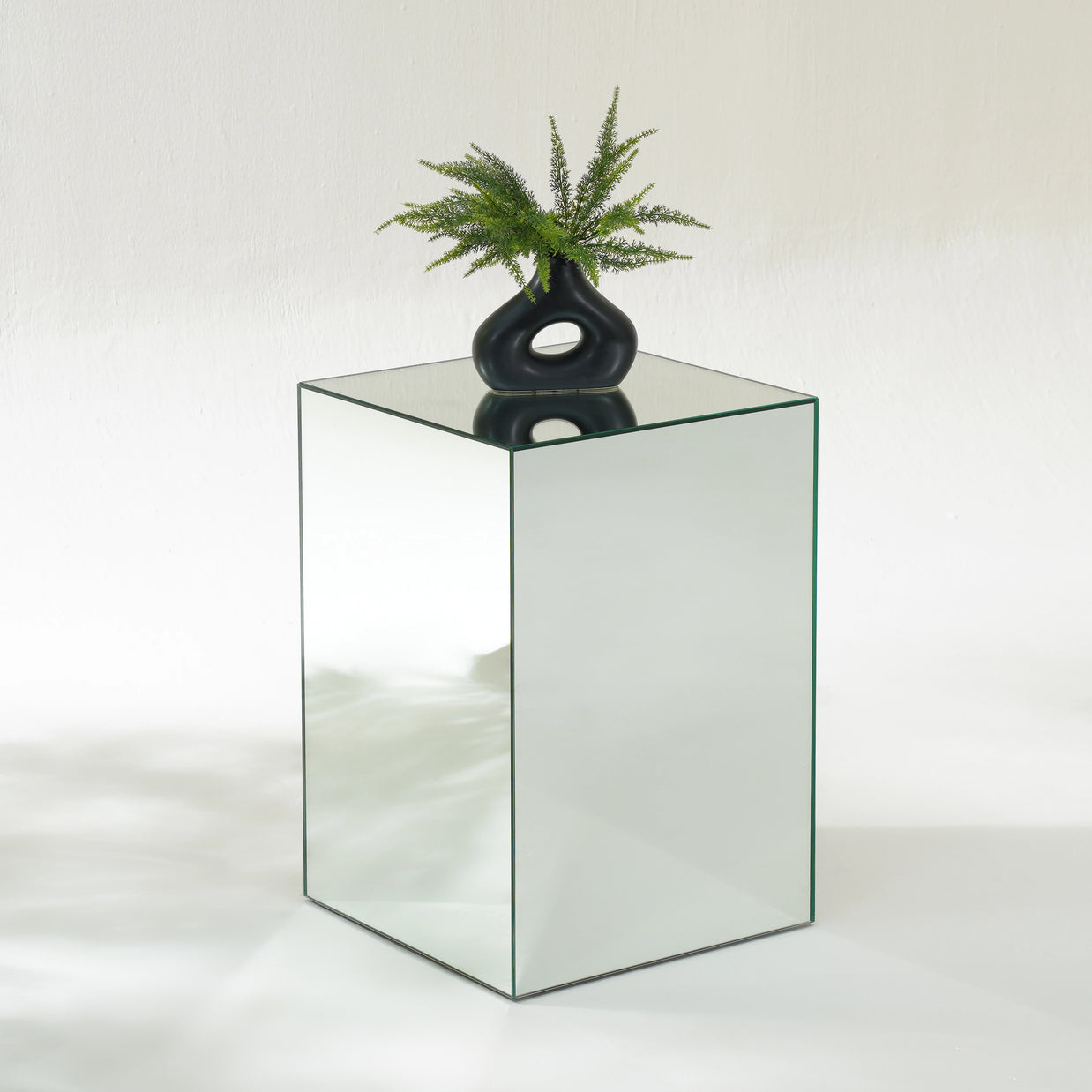 BLANCA SIDE TABLE