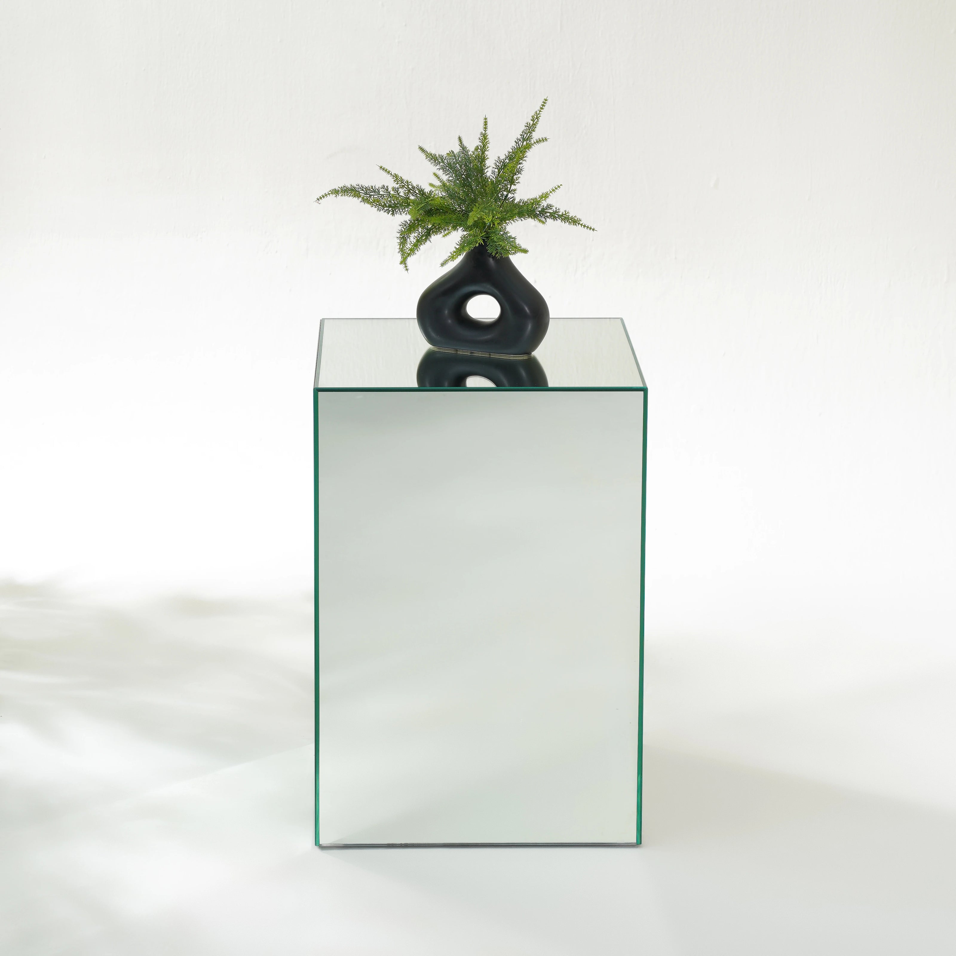 BLANCA SIDE TABLE