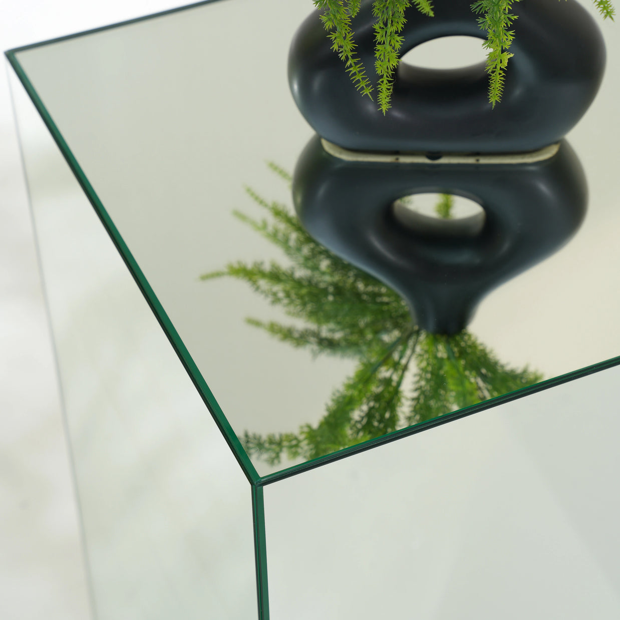 BLANCA SIDE TABLE