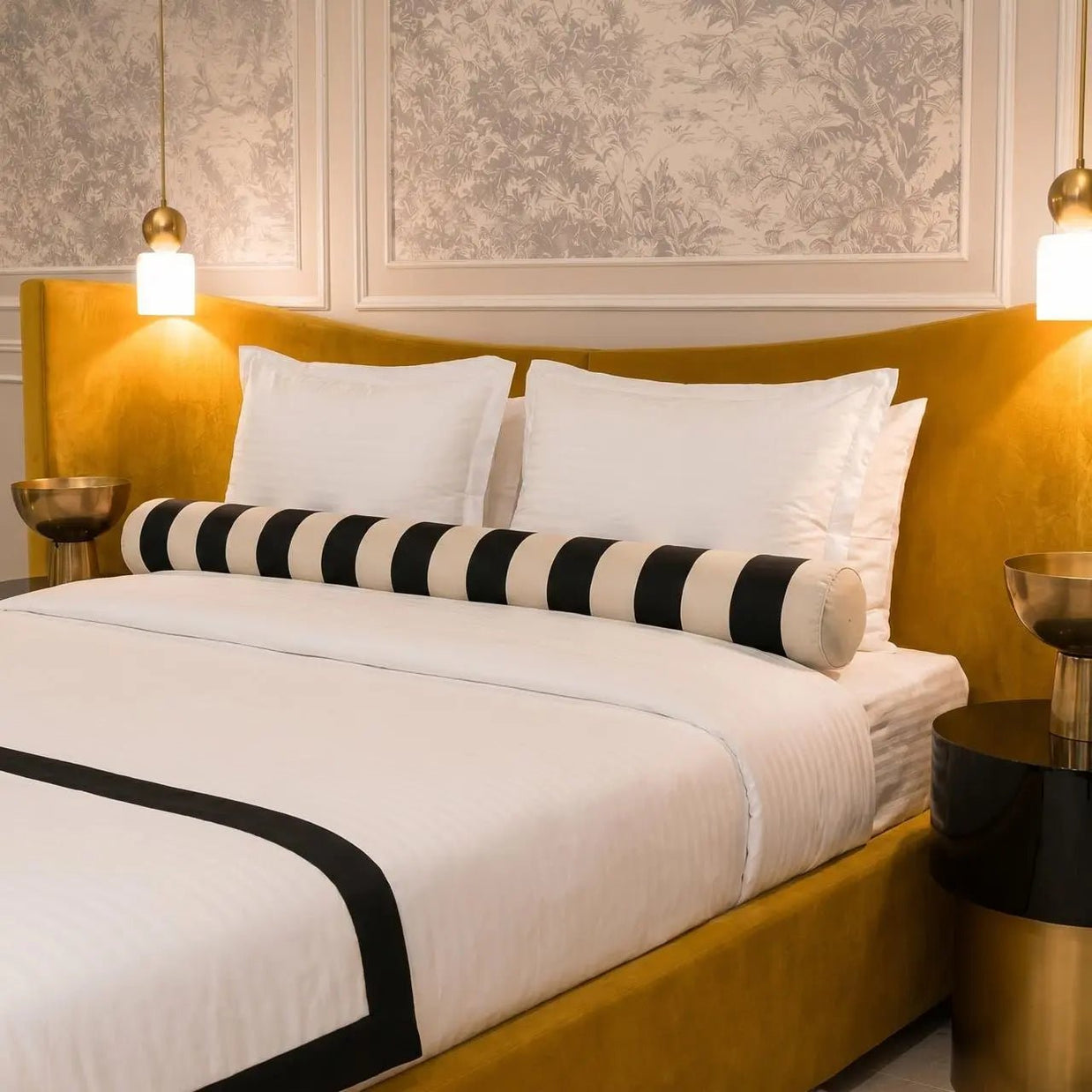 CAMILA CURVED BED