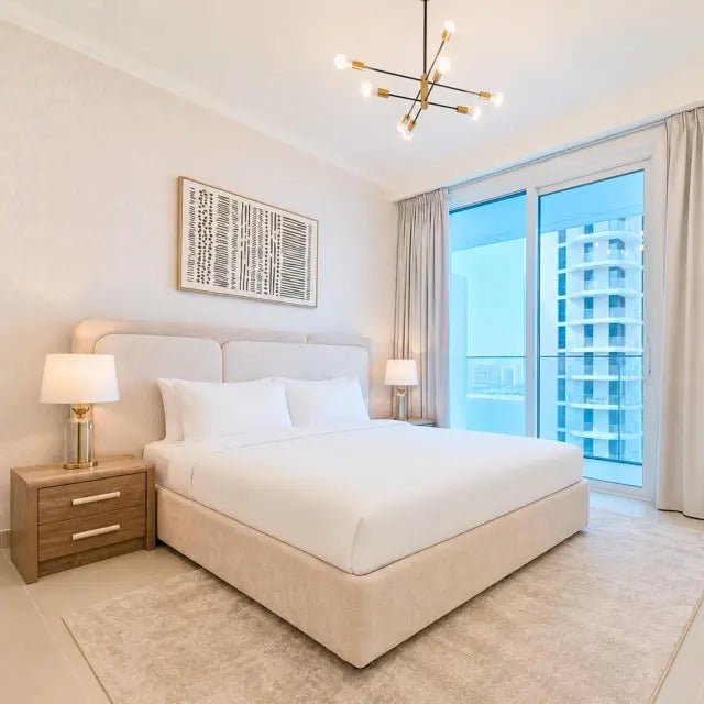 QUADRA PANEL BED