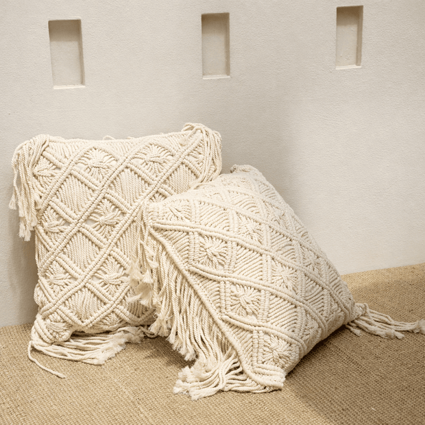 وسادة مكرمية