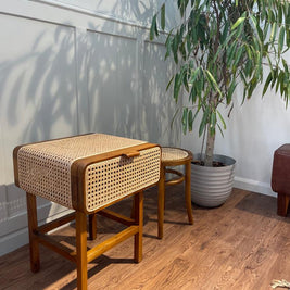 LEAN BEDSIDE TABLE/NIGHTSTAND DARK BROWN